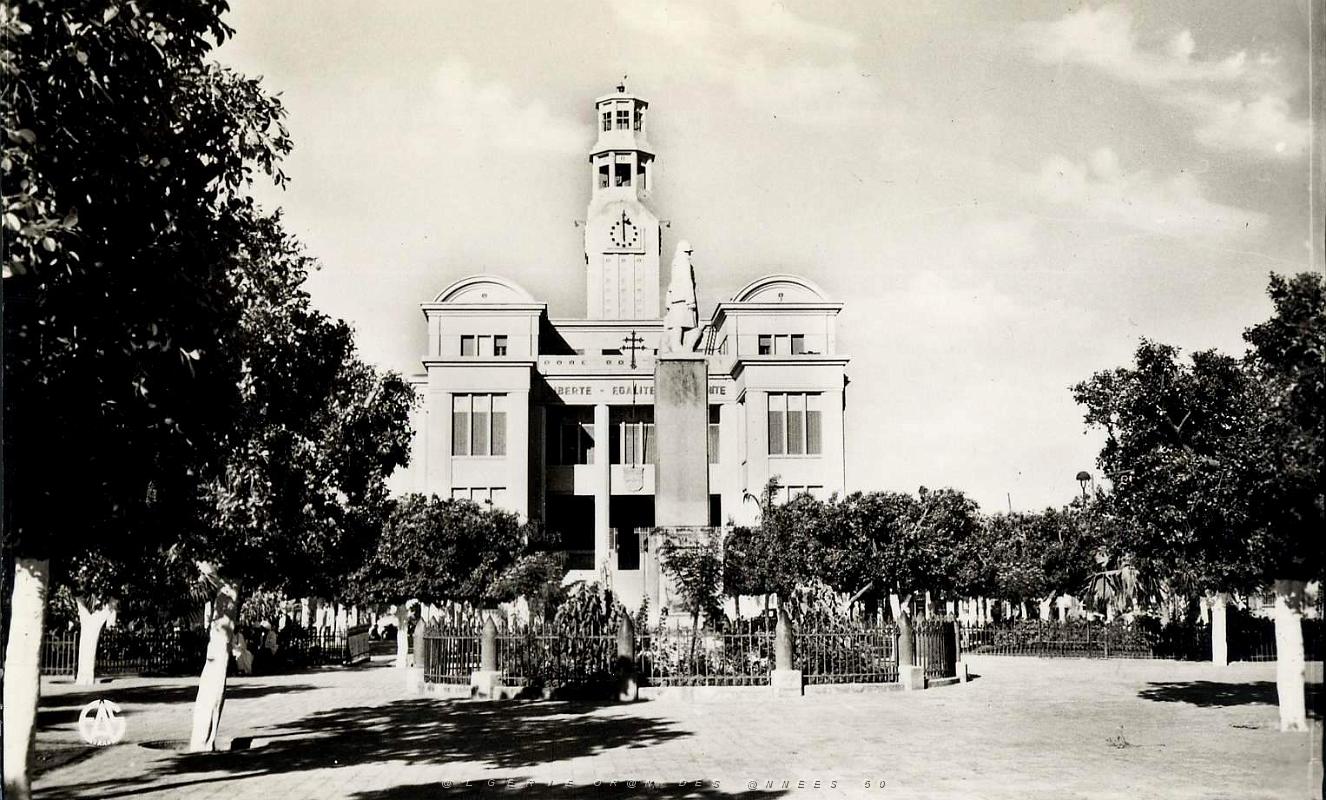 Hammam bou hadjar 504- Place de la mairie COLLECTION DES AMIS DE ND DE SANTA CRUZ.jpg